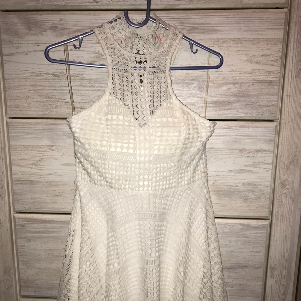 White dress - Picture 2 of 5